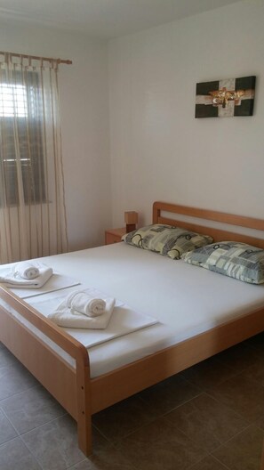 2 habitaciones, escritorio, wifi gratis y ropa de cama 