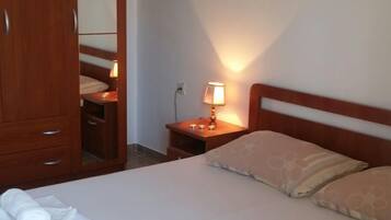 Lejlighed - 2 soveværelser | 2 soveværelser, skrivebord, gratis Wi-Fi, sengetøj