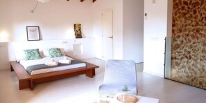 3 bedrooms, iron/ironing board, WiFi, bed sheets - Spectacular country house, centenary, with pool in Sencelles. (Cas Canar)