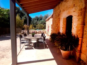 Outdoor dining - Spectacular country house, centenary, with pool in Sencelles. (Cas Canar)