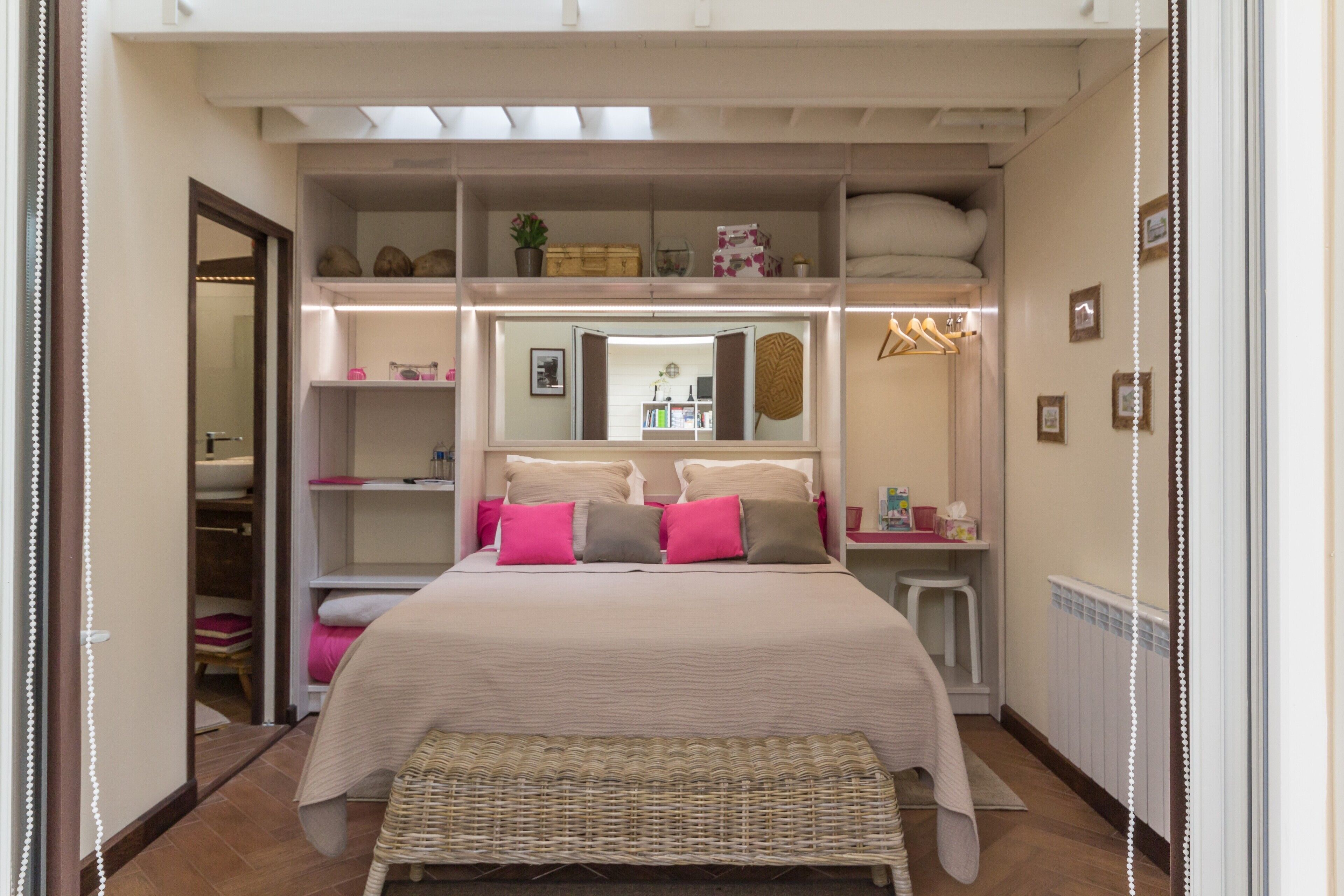 Quadruple Room (Cilaos) | Individually decorated, individually furnished, desk, bed sheets