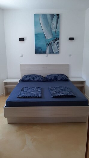 2 عدّة غرف نوم وواي فاي مجانًا وملاءات أسرّة