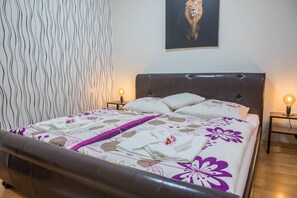 2 bedrooms, iron/ironing board, WiFi, bed sheets - 2 Bedroom Old Town Apartment (Prague)