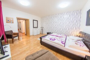 2 bedrooms, iron/ironing board, WiFi, bed sheets - 2 Bedroom Old Town Apartment (Prague)