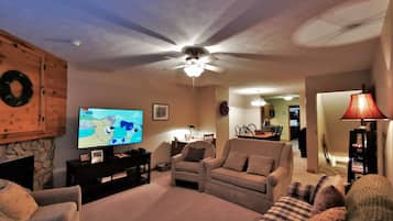 Smart-tv och eldstad