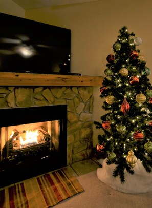 Interior - ❤️Great WiFi. Beautiful Home for a Ski Getaway. 15% off of ski rentals  (Snowshoe)