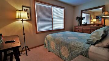 4 sovrum, skrivbord, strykjÀrn/strykbrÀda och wi-fi