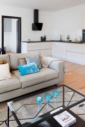 Apartment (2 Bedrooms) | Living room