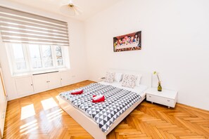 公寓 (3 Bedrooms) | 3 間臥室、書桌、筆電工作空間、熨斗/熨衣板