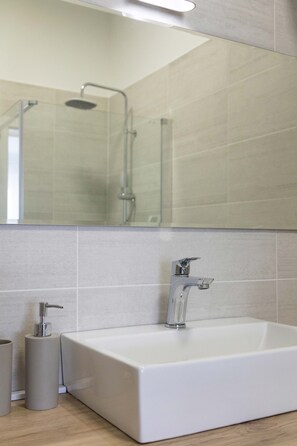 Bathroom - Flower Square Studio - Heart of the City Center (Zagreb)