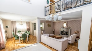 Panoramic House, 6 Bedrooms, Private Pool, Mountain View (6 Bedrooms) | Living room