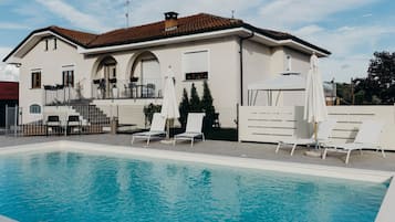 AuĂenpool (je nach Saison geöffnet)