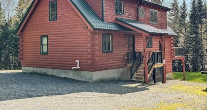 Cozy Cabin with Rec Trail and Lake Access!