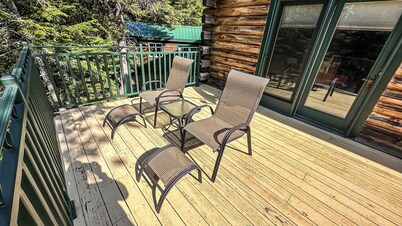Cozy Cabin with Rec Trail and Lake Access!