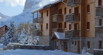 Chalet, 300m des commerces, piscine, sauna, terrasse, parking, tĂ©lĂ©vision, casier Ă ski, 56mÂČ