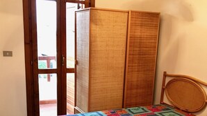 Apartment, 2 Bedrooms, Sea View (Briatico Fronte Mare) | 2 bedrooms, desk, individually decorated, individually furnished