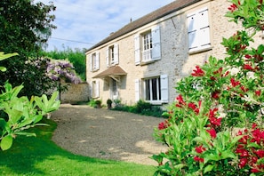 Front of property - Glycines Country Guesthouse (Goupillières)