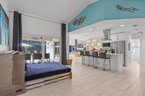 Dining - Private Beach, Pool Table, Ping Pong, Pool w Spa -Villa Dolphins Paradise- Roelens Vacations (Cape Coral)