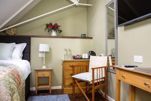 Standard Twin Room | Hypo-allergenic bedding, individually decorated, individually furnished