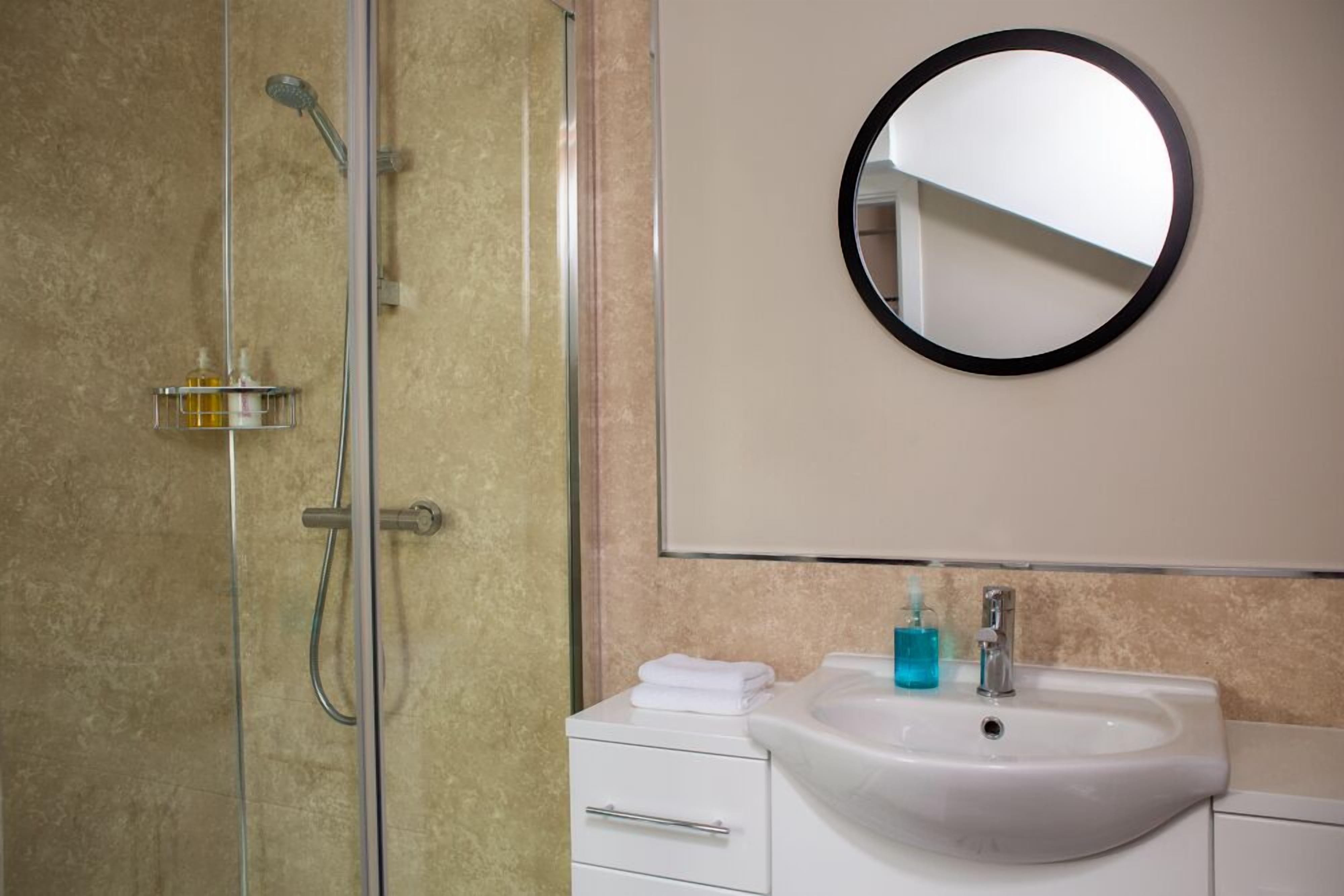 Superior Twin Room | Bathroom