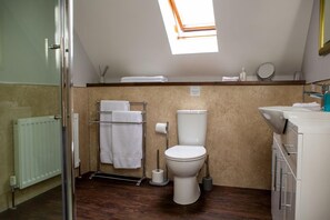 Deluxe-Doppel- oder -Zweibettzimmer | Badezimmer