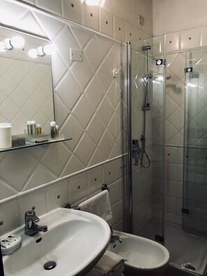 Basic Double Room | Bathroom - Antica Dimora Corte Impero (Affi)