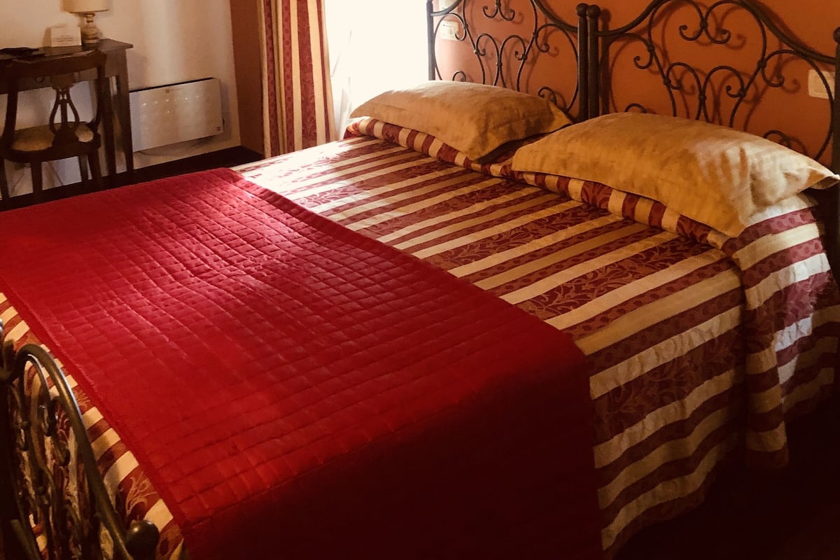 Premium bedding, down duvets, soundproofing, free WiFi