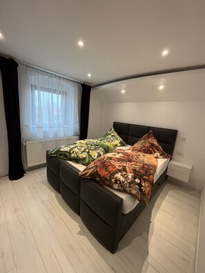 2 chambres, lit parapluie, Wi-Fi, draps fournis