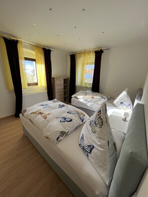 2 chambres, lit parapluie, Wi-Fi, draps fournis