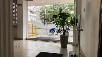 Pintu masuk interior