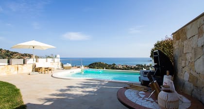 Levante - Magnificent villa with swimming pool and panoramic view of the bay of Foxi Manna