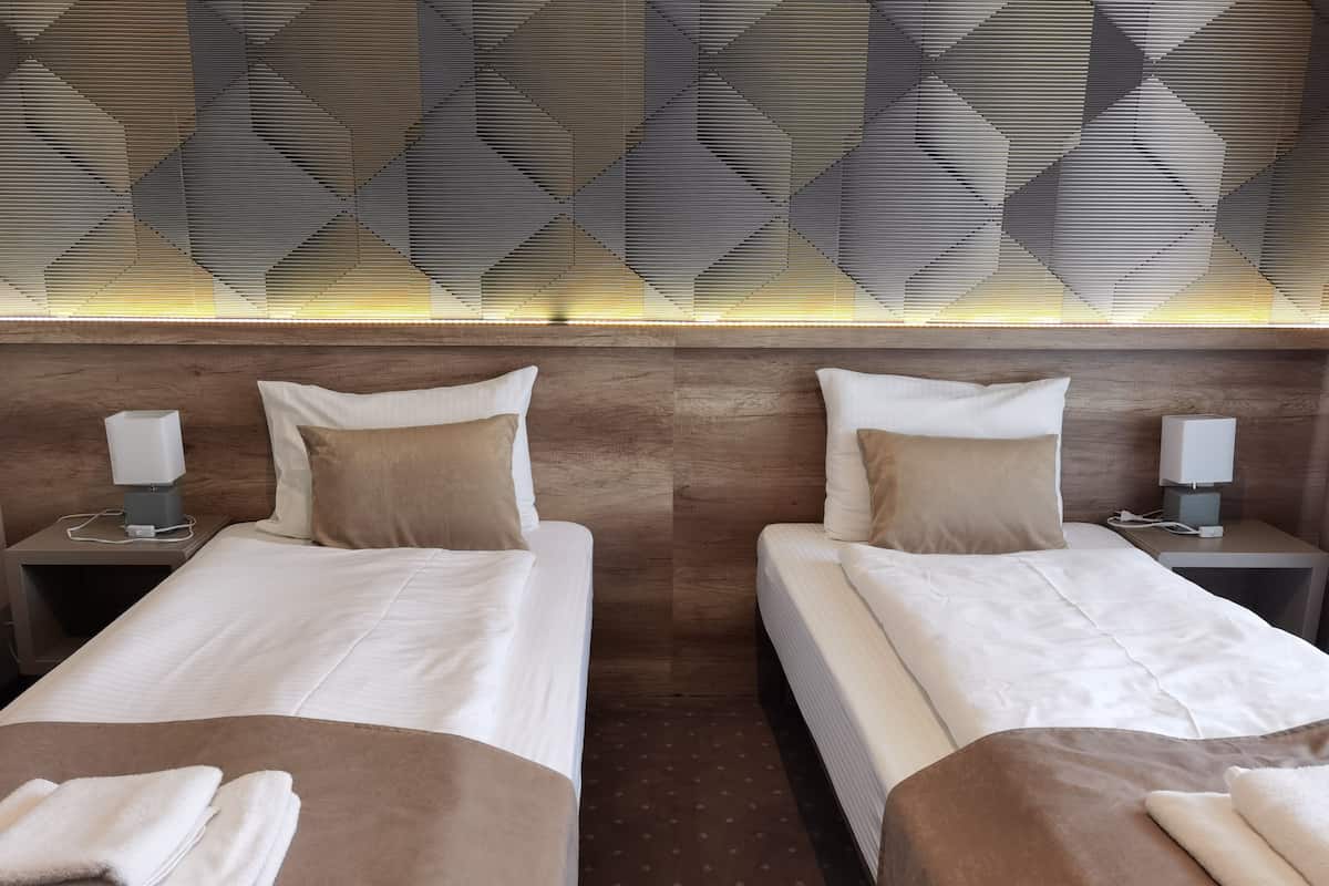 In-room safe, free WiFi, bed sheets