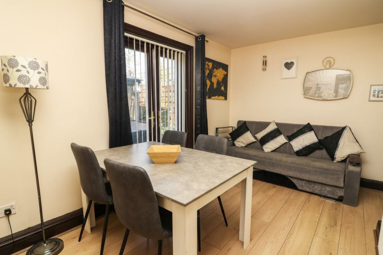 Pet Friendly Home In Chelmsford-hot Tub-sleeps 6 - Burnham-on-Crouch