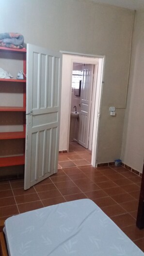 2 dormitorios, escritorio, tabla de planchar con plancha y wifi gratis