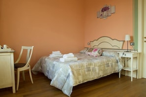 Triple Room | Desk, free cots/infant beds, rollaway beds, free WiFi - Locanda Corte Roveri (Bologna)