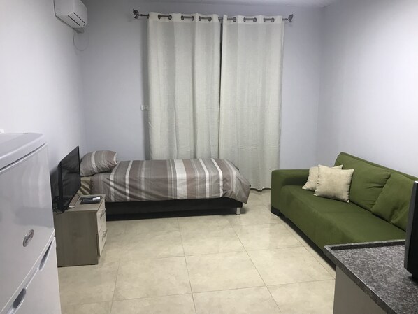 1 bedroom, iron/ironing board, free WiFi, bed sheets