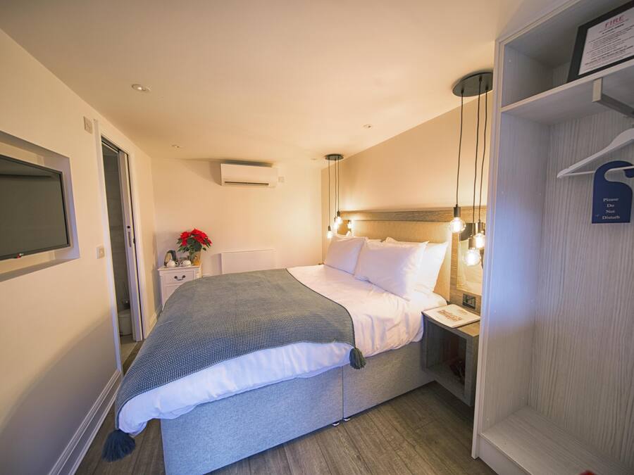 Dobbeltrom – standard | Lydisolert, wi-fi (inkludert) og sengetøy