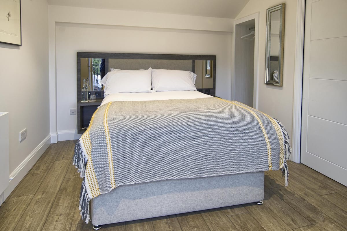 Sistema de insonorización, wifi gratis y ropa de cama