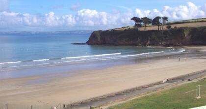 APARTMENT FACING THE BEACH OF RIS RESIDENCE OF YS IN DOUARNENEZ