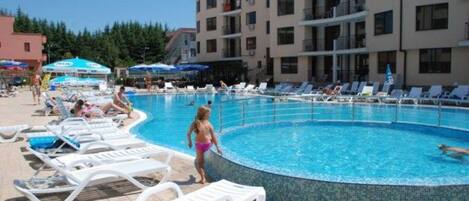 Seasonal outdoor pool