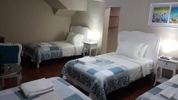 家庭四人房, 私人浴室 | 1 間睡房、免費 Wi-Fi、床單
