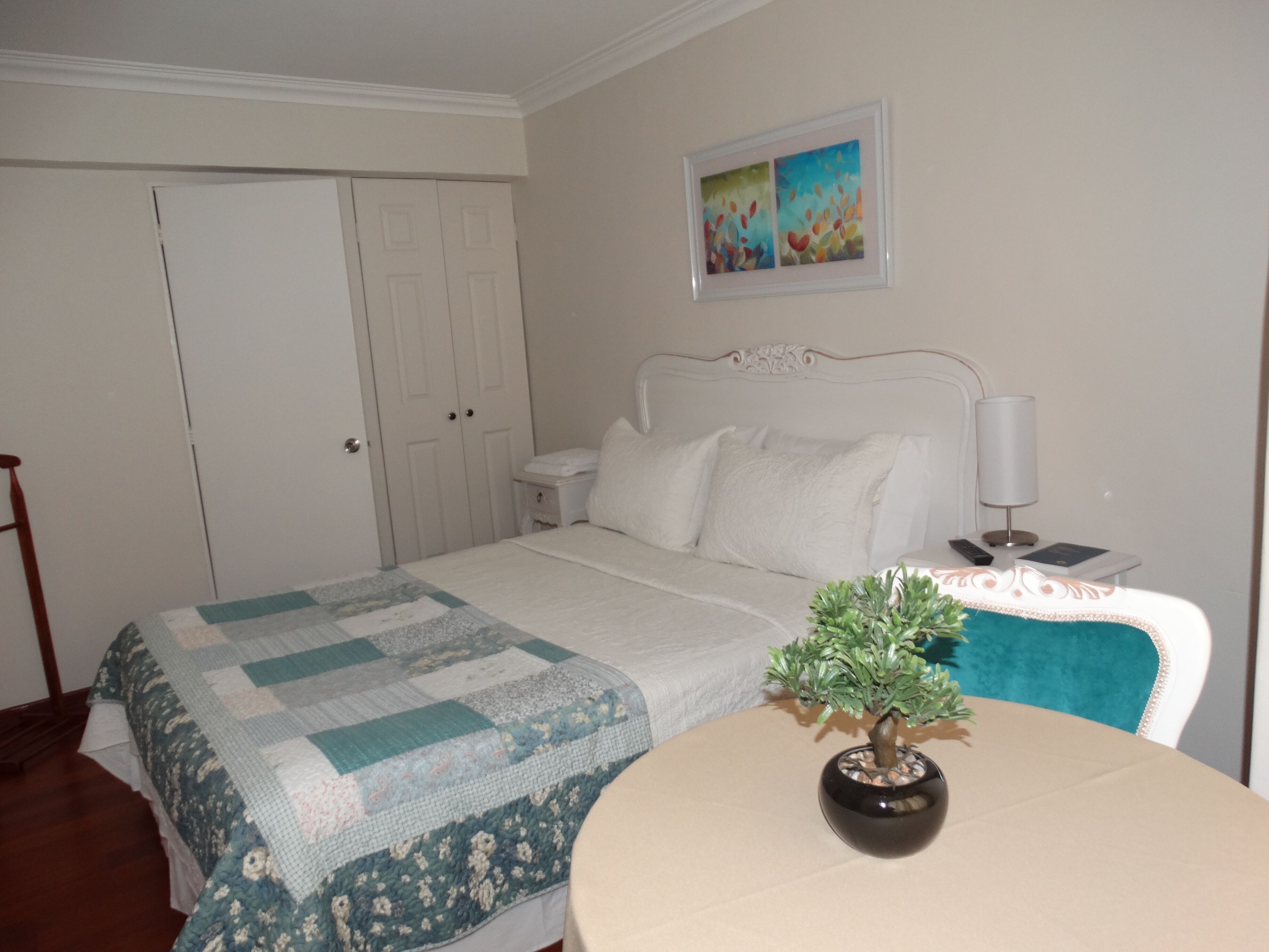 Free WiFi, bed sheets