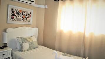 Standard Single Room, Shared Bathroom | Free WiFi, bed sheets