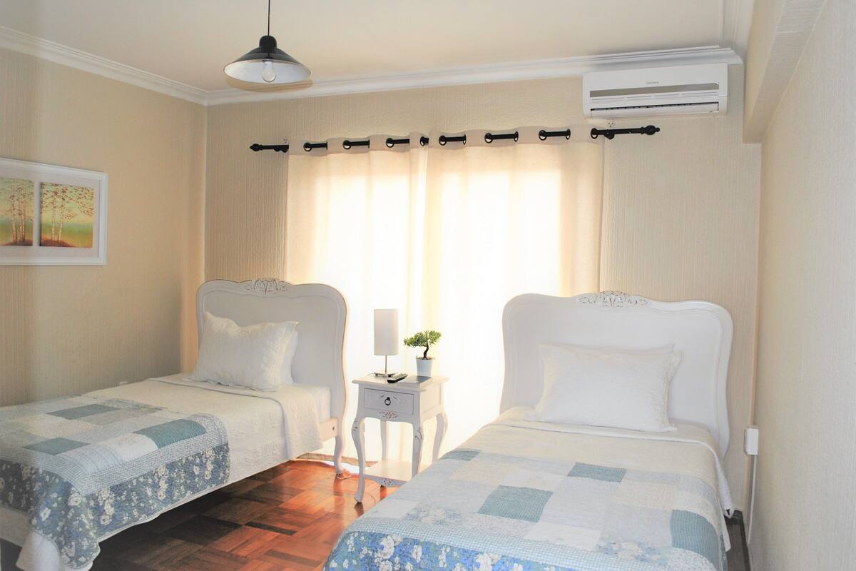 Double Room, Shared Bathroom | WiFi (free), bed sheets