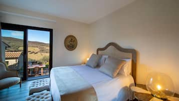 15 bedrooms, in-room safe, iron/ironing board, travel crib