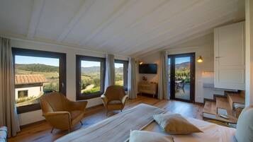 15 bedrooms, in-room safe, iron/ironing board, travel crib