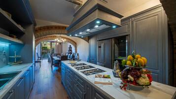 Microwave, oven, dishwasher