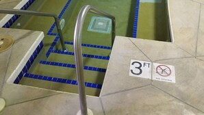 室內 SPA 浴池