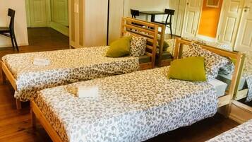 Standard Quadruple Room, Private Bathroom (4) | Premium bedding, free WiFi, bed sheets