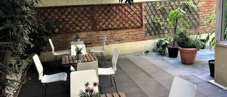 Chambre Standard avec lits jumeaux, salle de bains commune (1) | Terrasse/Patio